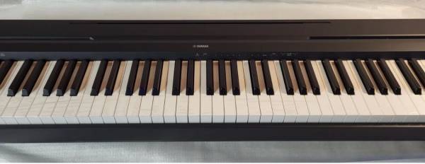 Photo Yamaha P71 88-Key Digital Piano - Black $400