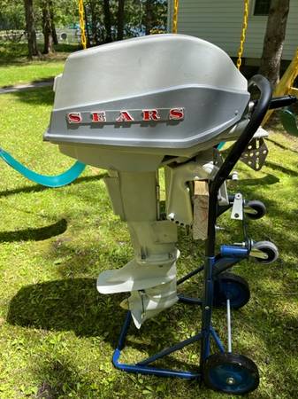 Photo 12hp Sears Chrysler outboard motor