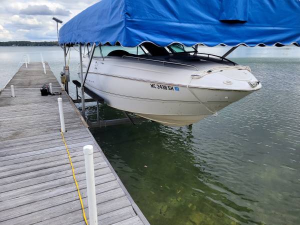 Photo 2001 Maxum 23ft, 250hrs, 15k obo $15,000
