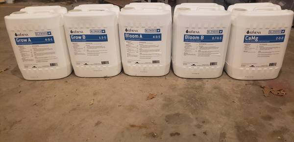 Photo 5 gallon jugs of nutrients Master Lineup Athena $400