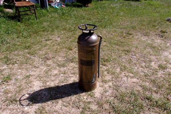 Photo A nice vintage fire extinguisher $85