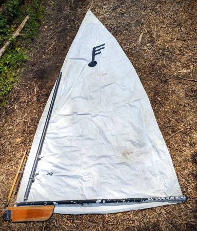 Photo Force 5 sailboat sails, mast, boom and rudder $250