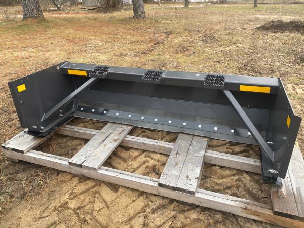 Photo NEW 7 rubber edge Snow pusher low profile for skid steer $2,950