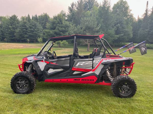 Photo Polaris RZR XP 4 1000 Premium Ride Command $28,000