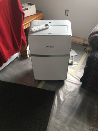 Photo Portable air conditioner $300