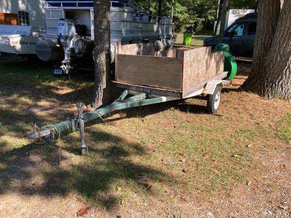 Photo Small utility trailer $399