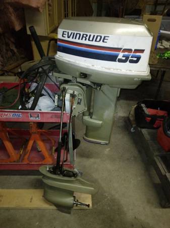 Photo outboard motor $250
