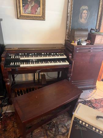 Photo 1970 Hammond B3 organ w Leslie 22H speaker $3,500