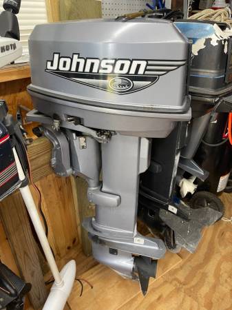 Photo 2000 25 horsepower Johnson outboard motor $1,200