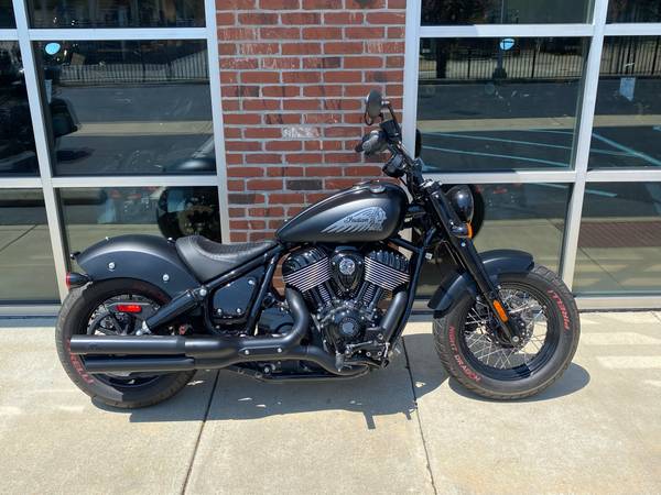 Photo 2022 Indian Chief Bobber Dark Horse - save over a new one $15,799