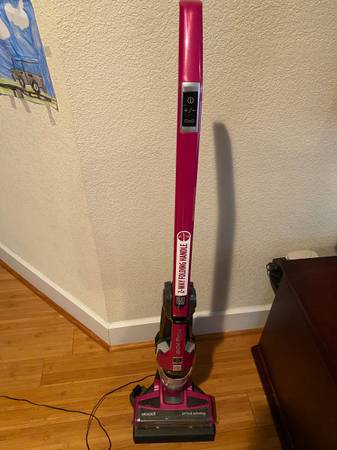 Photo Bissell portable , cordless, rechargeable, vacuum cleaner $10