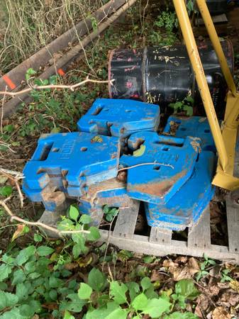 Photo Ford Tractor Suitcase Weights $80