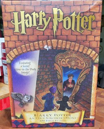 Photo Harry Potter and The Sorcerers Stone Jigsaw Puzzle 250 Piece Glow in $15