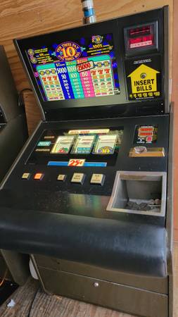 Photo IGT Slot Machine 10x Pay Slant Top $750