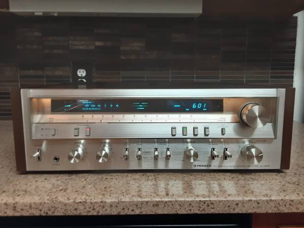 Photo PIONEER Model SX-3800 Stereo Receiver (60wpc) $600