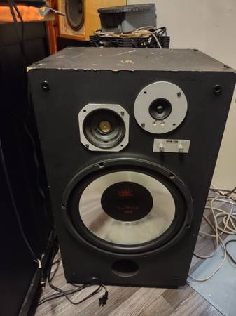 Photo Pioneer HPM 150 speaker. $175