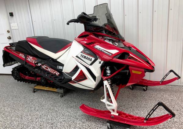 Photo 2019 Yamaha Sidewinder XTX SE-141 $11,250