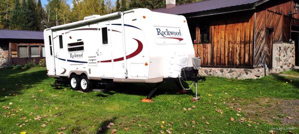 Photo 24 ft Rockwood ultralight travel trailer $9,800