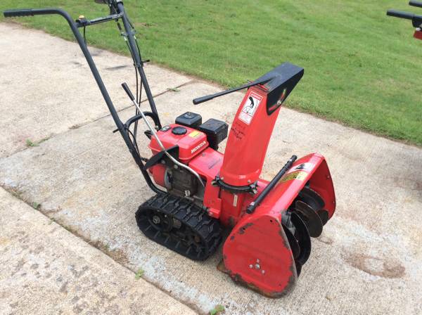 Photo Honda 622 track snowblower $650