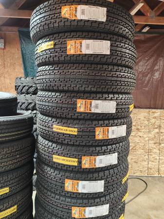 Photo SPECIAL ON NEW ST23580R-16 RV TIRES $99