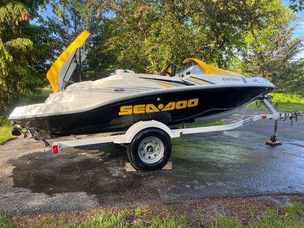Photo SeaDoo Jet Boat $9,500