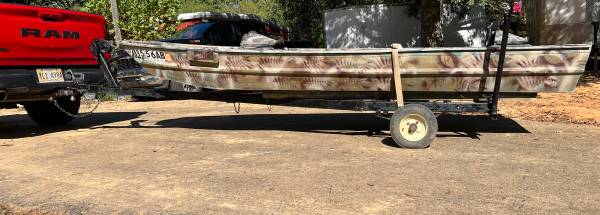 Photo 14ft Duracraft Jon Boat $500