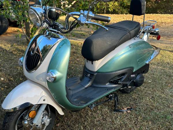 Photo 2021 Wolf Scooter 150cc Moped Gas Motorcycle Bike ATV $2,000