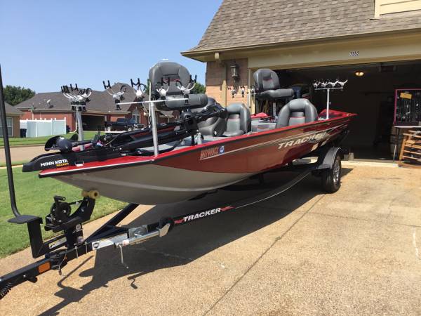 Photo 2022 Bass Tracker Boat Pro Team 175 TXW $30,000