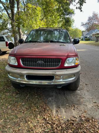 Photo 98 Ford Expedition $2,000