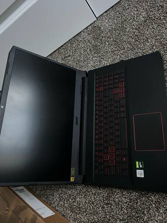 Photo Acer Nitro 5 Gaming Laptop $700