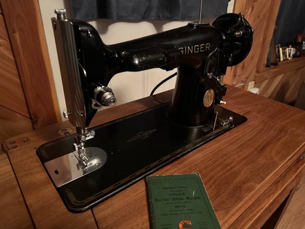 Photo Antique Vintage Singer 201-2 Sewing Machine 1949,Heavy Duty, Leather Capable,Ser $525