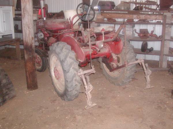 Photo Farmall Super A Tractor $3,750