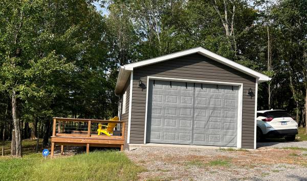 Garage for rent at Lake of Egypt $400