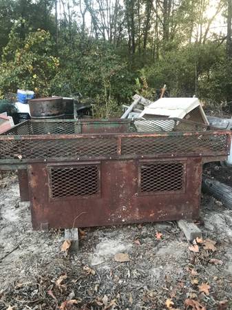 Photo Metal Dog Box for Hunting season $180