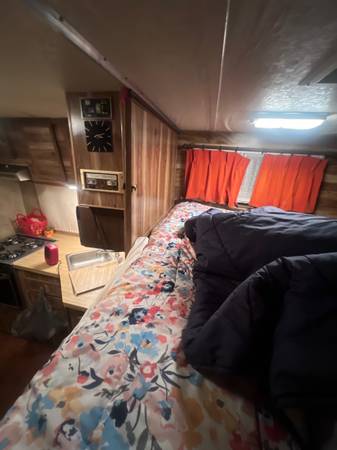 Photo RV for rent sleeps 4 $75 night tiny home $75