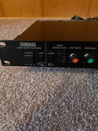 Photo Yamaha rack compressor $95