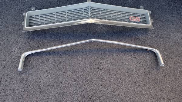 Photo 1968 Buick GS 400 Grille with Chrome upper bar $500