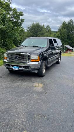 Photo Ford Excursion 2001 - $5,000 (New Hartford)