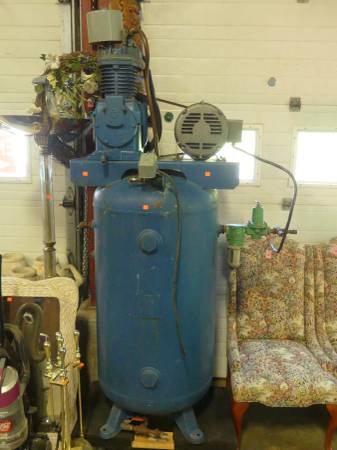 Photo QUINCY QE-5 100 AIR COMPRESSOR WITH A BALDOR 3 PHASE 10 HP MOTOR $1,000