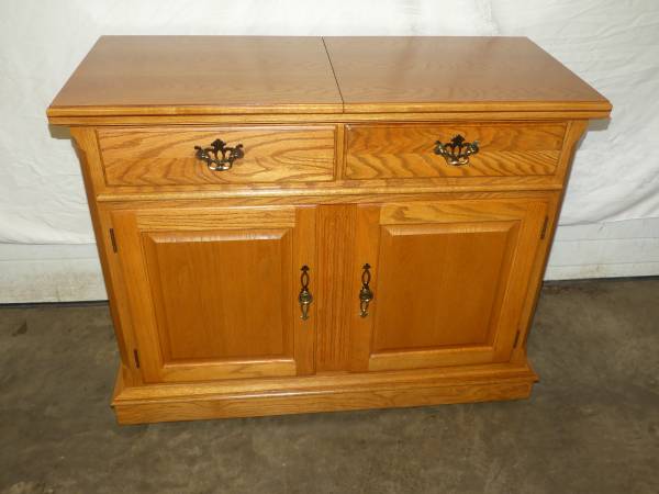 Photo SOLID OAK THOMASVILLE FURNITURE ROLLING SERVER WITH HEAT RESISTANT TOP $300