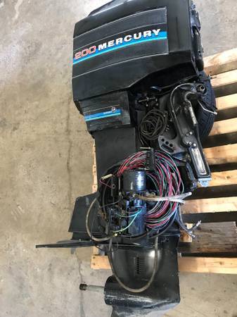 Photo parting out 1983 200hp Mercury Black Max 25 $1