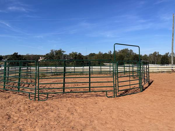 Photo 12 Ft Corral Panels for Round Pens - $110 (Delivery Free to your location)