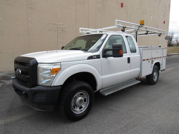 Photo 2011 FORD F350 XL SD  UTILITY  4X4  1 OWNER  - $24,995 (NO DOC FEES)