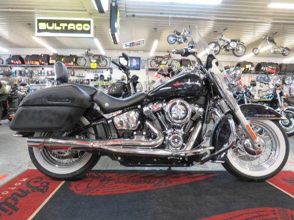 Photo 2019 Harley FLDE Deluxe-LOW MILE(Steeles Cycle Buy,Sell,Trade,Consign) $13,499