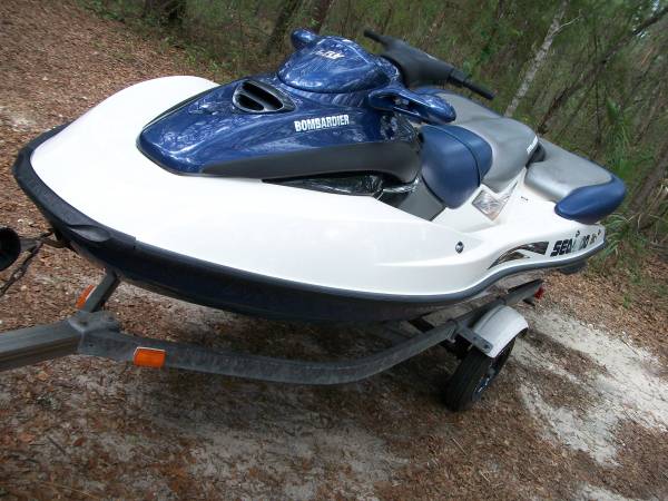 Photo 01 seadoo lrv 4 seater waverunner $4,900