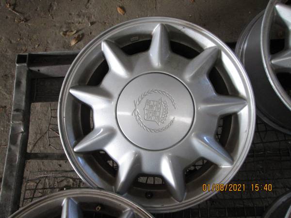 Photo 1996-1997 Cadillac Seville Aluminum Alloy Wheel 16x7 5 Lug With Cap $50