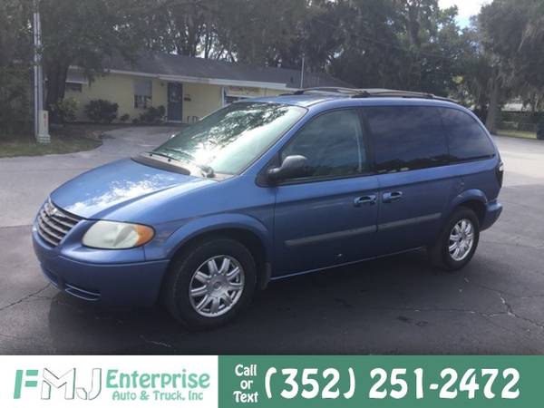 Photo 2007 Chrysler Town Country $2,995