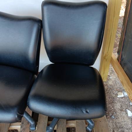 Photo Commercial chairs, Beauty salon equipment $10