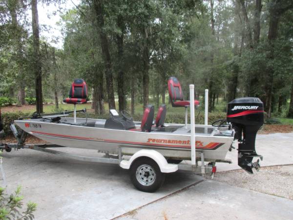 Photo GREAT DEAL ON A 17 BASS TRACKER TOURNAMET TX RIG $6,900