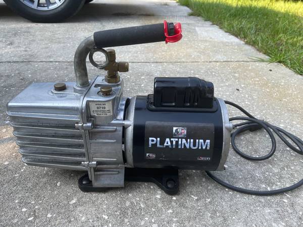 Photo JB Industries DV-285N Platinum 10 CFM Vacuum Pump $500